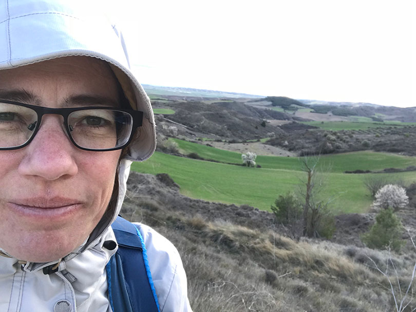 Jana_mit_Jack_Landschaft