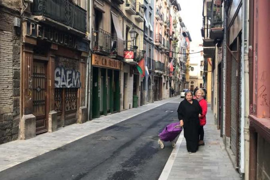Spanien_Damen_in_Gasse
